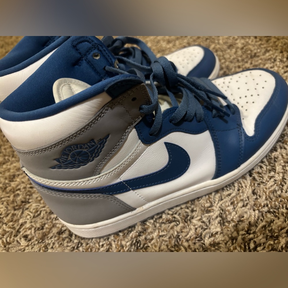 Air Jordan 1 Mid